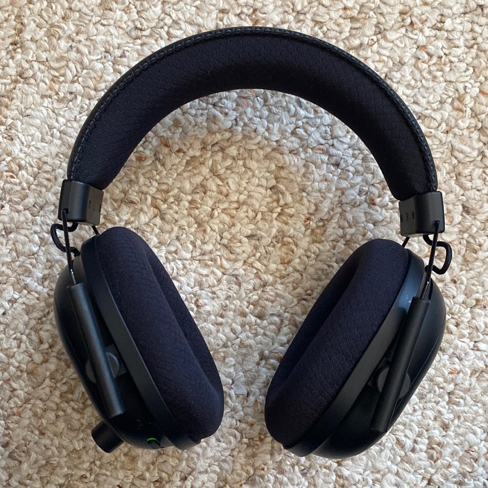 RAZER- Blackshark Headphones (2020/2021), Bluetooth Connection